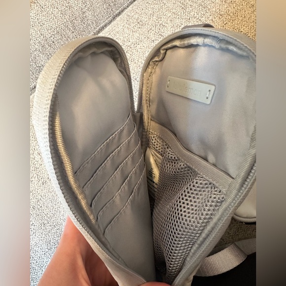 Lululemon modular phone crossbody bag🤍🩶 - Picture 5 of 9